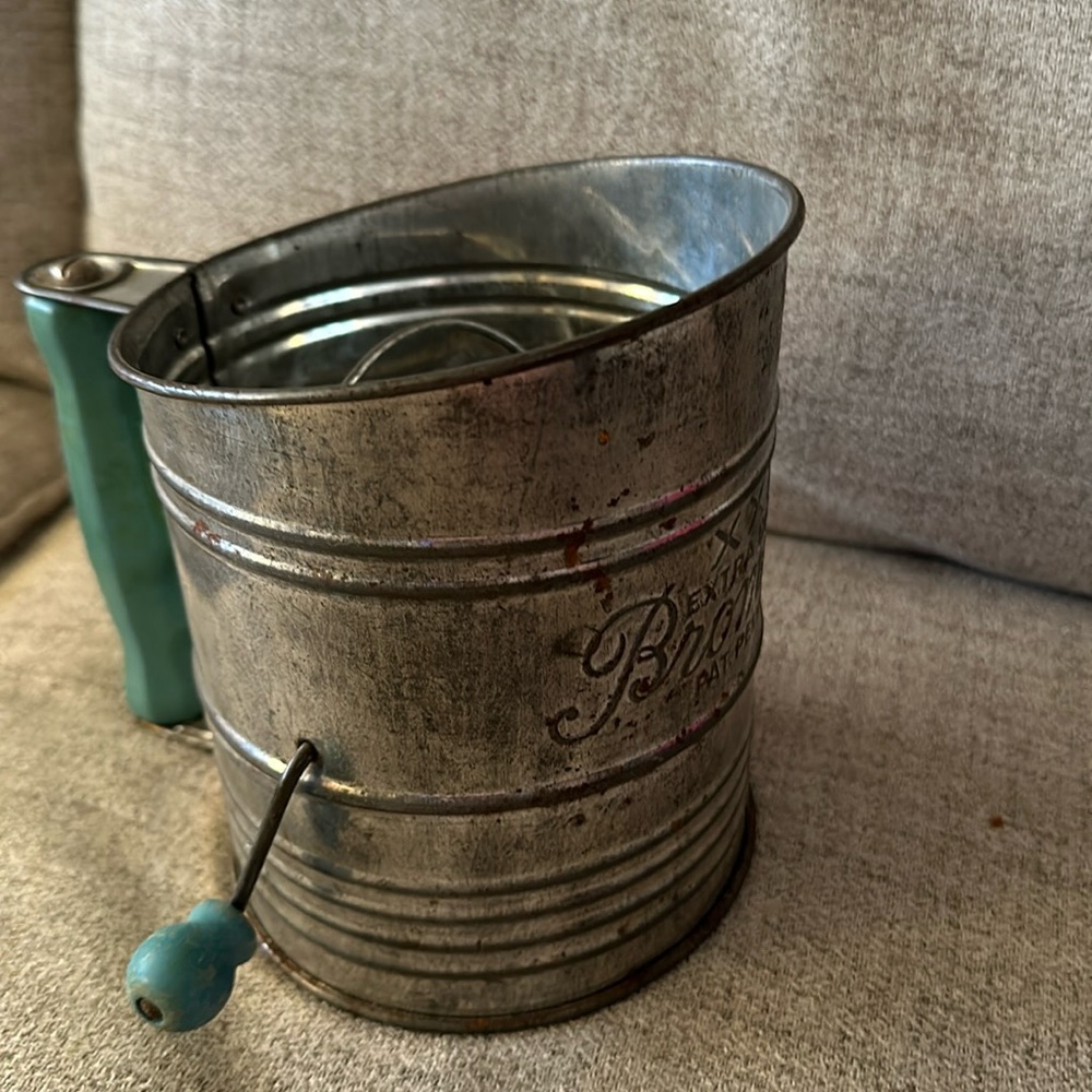 Vintage Bromwell XXX extra heavy flour sifter with teal wooden handle & knob